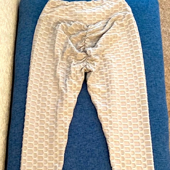 4/$50 Anti Cellulite Grey Leggings - Picture 5 of 11